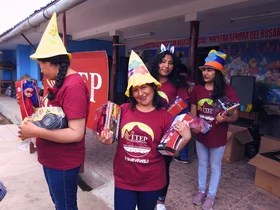 Sharing gifts at Christmas CEBE ANTA