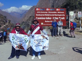 Cleaning of alternative routes to the Inca Trail