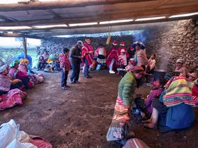 Hot chocolate and gifts for the community of Lares